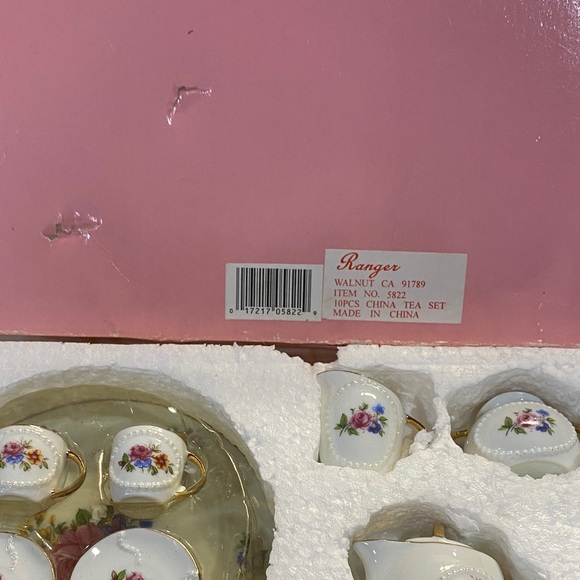 Floral Porcelain Tea Set with Gold Accents - Picture 2 of 6